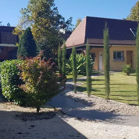 Double Just A Few Minutes From Charles De Gaulle Airport Roissy-en-France
