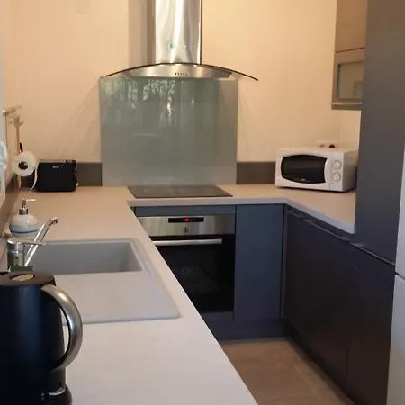 Double Just A Few Minutes From Charles De Gaulle Airport *
